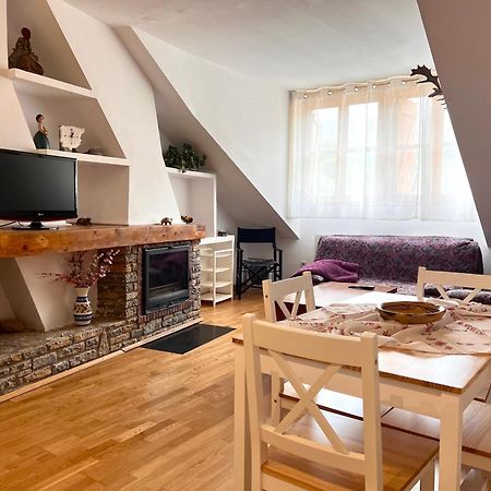 Apartamento Centrico Con Parking - L'Amfitriona Rialp Exteriör bild