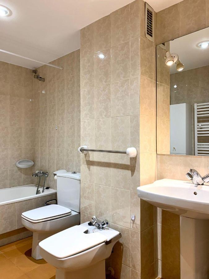 Apartamento Centrico Con Parking - L'Amfitriona Rialp Exteriör bild