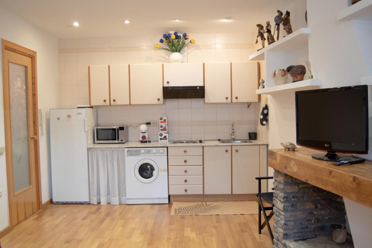 Apartamento Centrico Con Parking - L'Amfitriona Rialp Exteriör bild
